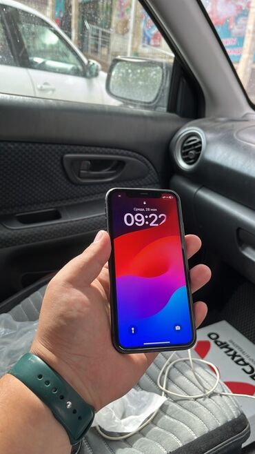 Apple iPhone: IPhone 11, Б/у, 128 ГБ, Черный, Кабель, 82 %
