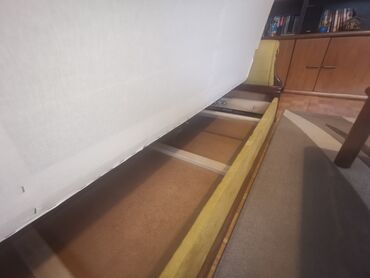 Stilske garniture: Trosed, fotelje, klub sto, tepih očuvano kvalitetno — 7