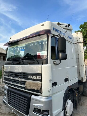 авто краслер: Тягач, DAF, 2000 г.