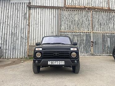 niva barter: LADA Niva (qısa kuzov), qara rəng, 3 qapı, tam ötürücülü off-road SUV — 1