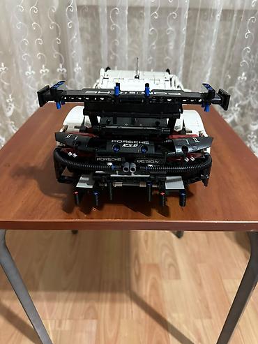 lego original: Конструктор спортивного автомобиля Porsche 911 RSR (тип LEGO Technic) — 5