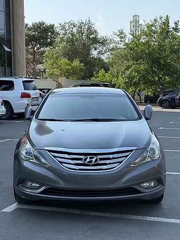 Hyundai Sonata: 2 l | 2011 il Sedan