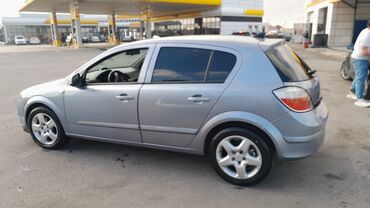 Opel: Opel Astra: 1.4 l | 2006 il 216000 km Hetçbek