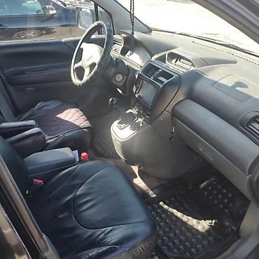 два авто: Mitsubishi Space Wagon: 1999 г., 2.4 л, Механика, Бензин, Минивэн — 5