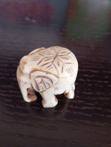 сувенирные магниты: Слоники.
Из слоновой кости.
Сувенирные