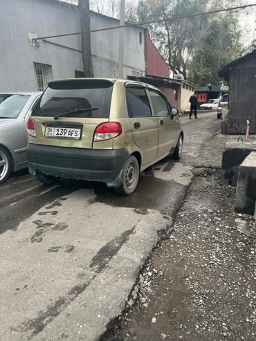 Легковой транспорт: Сдаю в аренду: Легковое авто, Под такси