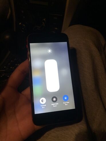 новые телефоны айфон: IPhone SE 2022, Б/у, 64 ГБ, Красный