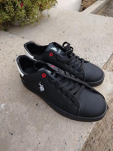U.S. Polo Assn. 

- Rəng: qara, daban hissəsində ağ detal