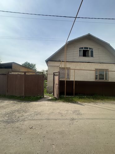 комната баят: Дом, 78 м², 4 комнаты, Риэлтор, Старый ремонт