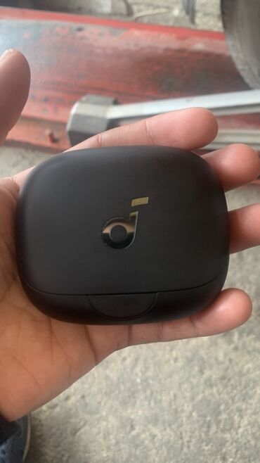 наушники bluetooth: Сатылат оз баасы 10000 сом срочно Беспроводные наушники Anker