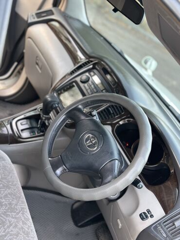 гостиница в районе политеха: Toyota Kluger: 2001 г., 2.4 л, Автоматические, Бензин, Кроссовер