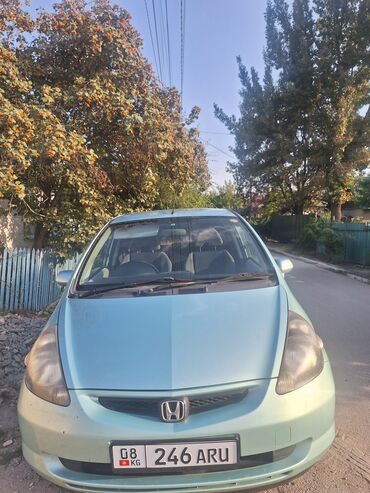рейка хонда акорд: Автомобиль Honda Fit, представленный в светло-бирюзовом цвете, имеет
