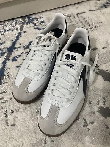 Личные вещи: Оригинал.Кроссовки Skechers Court Classics 1выход. Размер 39 - Линия — 3