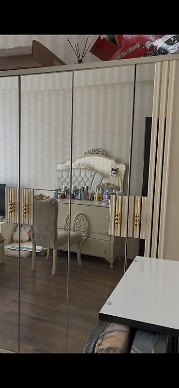 Yataq otağı və yemək otağı üçün zərif mebel dəsti yeni dizayndı köhnə