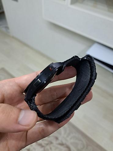 apple watch 6 44mm: Samsung Galaxy Watch (dairəvi korpus) – qara rəng Xüsusiyyətlər: - — 2