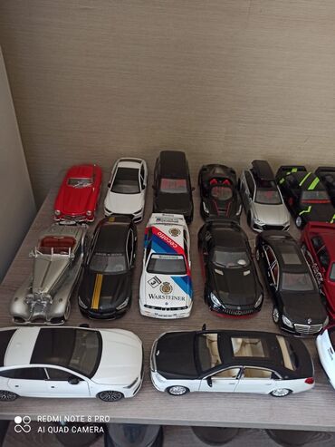 Avtomobil modelləri: Kolleksiya üçün model avtomobillər. Hər biri 15 AZN. Ünvan Yeni — 5