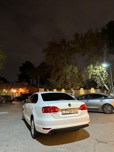 Volkswagen: Volkswagen Jetta: 0.2 l | 2012 il Sedan — 3