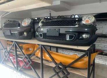 Bamperlər, buferlər: Müxtəlif rənglərdə və modellərdə Mini Cooper avtomobilləri üçün