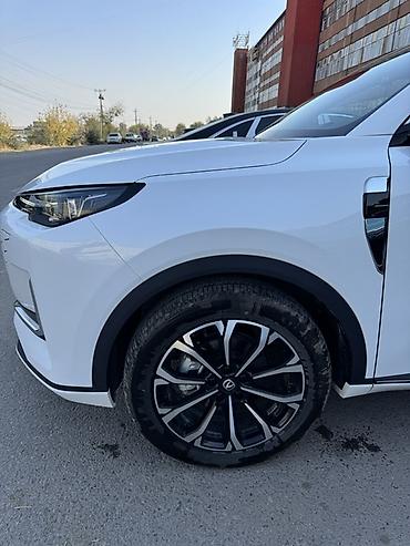 byd e2 2023: Changan CS55 Plus: 2025 г., 1.5 л, Автомат, Гибрид, Кроссовер — 4