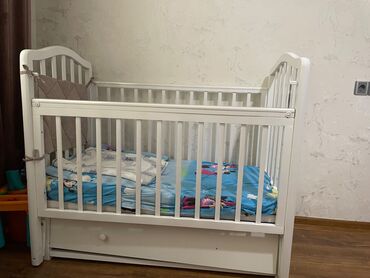 Для девочки и мальчика, Б/у, Четырехугольная, Колыбель, С бортиками, С матрасом