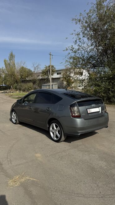 Toyota: Toyota Prius: 2005 г., Гибрид — 3