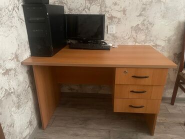 Ofis masaları: Dördbucaq masa