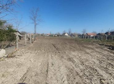 Kuće na prodaju: Stara kuca u Kucuri na prodaju Kuca je za restauraciju. Od naboja — 7