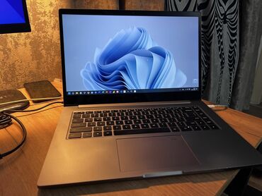 monitor temiri: Xiaomi Mi Notebook Pro GTX Edition 15.6 Core i7-8550U/256GB/16GB/GTX