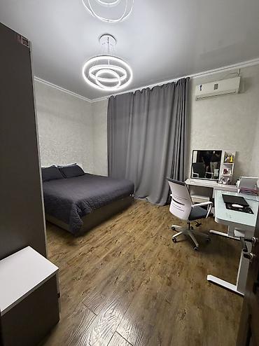 Продажа коттеджей и домов: 6 комнат, 230 м², 6 соток, Бишкек, Азия Молл Собственник — 28