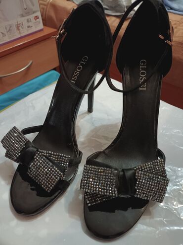 продам туфли женские: Туфли Glossi, 38, цвет - Черный