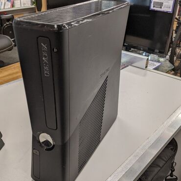 xbox 360 цена бу: Xbox 360 slim freebot 750gb два гейимпада продам или обменяю на