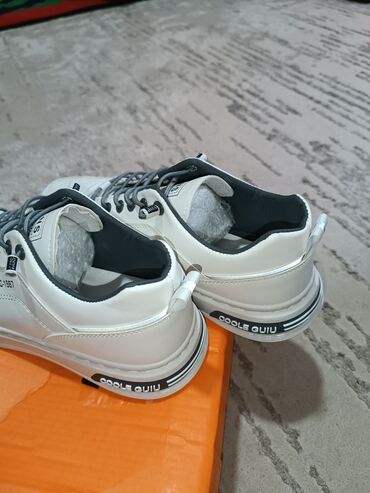 Кроссовки и спортивная обувь: Мужские кроссовки, 41.5, Fashion, Новый, цвет - Белый, Самовывоз, Платная доставка — 4