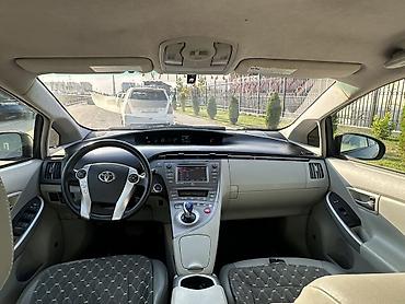 хайландер платинум: Toyota Prius: 2015 г., 1.8 л, Вариатор, Гибрид, Хэтчбэк — 6