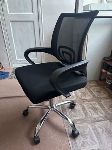 hasar uzlukleri: Office Kreslosu İkinci el Az İstifade okunmuş. Yerleşir : Çapayev