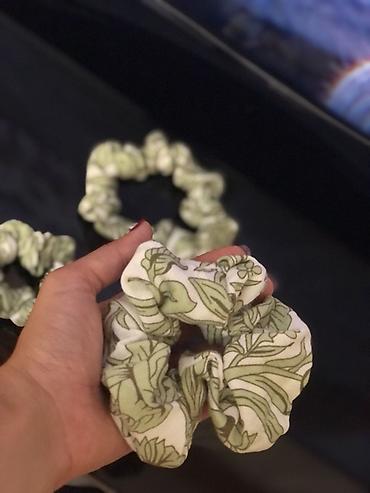 Aksesuarlar: Bitki naxışlı scrunchie saç rezinləri – 3-lü dəst 6 azn ( 1 ədəd 2 azn — 2