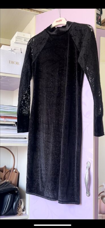 черное платье размер 38: Вечернее платье, А-силуэт, Короткая модель, С рукавами, Стразы, S (EU 36), M (EU 38)
