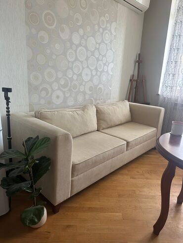 Divan və kreslo dəstləri: Divan, İşlənmiş, Açılmayan, Bazasız, Parça, Çatdırılma yoxdur