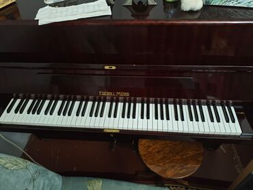 işlənmiş piano: Продаю пианино в отличном состоянии проблем никаких нет продаю так как