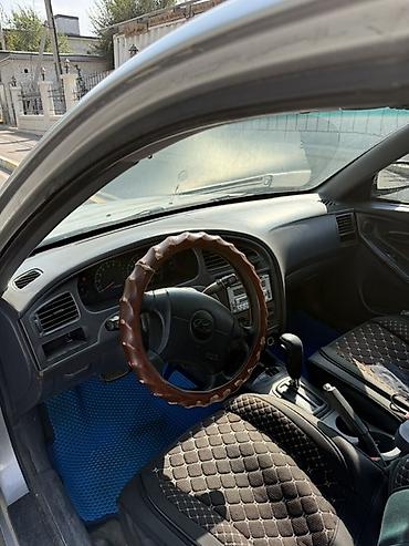 2001: Hyundai Elantra: 2001 г., Седан — 5