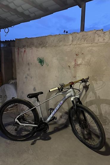 velosipedler 28: Dağ velosipedi – 27.5” təkərlər, alüminium hardtail gövdə - Rəng — 4