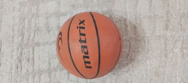 баскетбольный мяч бу: Продаю баскетбольный мяч