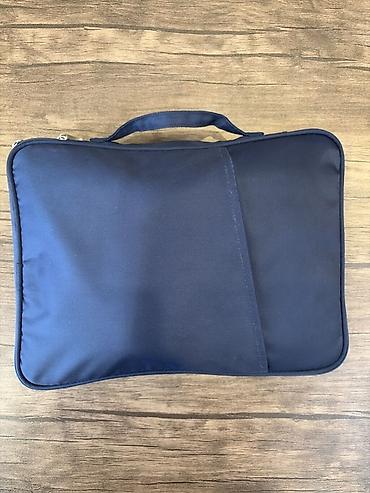 laptop ucuz: Zərif səma mavisi rəngi ilə diqqət çəkən, əla vəziyyətdə MacBook Air — 9