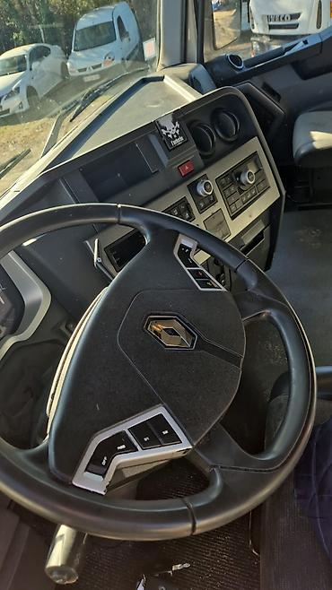Тягачи: Тягач, Renault, Тентованный — 19