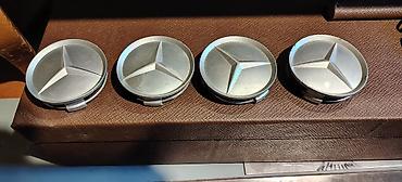 teker dolduran: Mercedes-Benz dis kapaqları (mərkəz nişanı) – 4 ədəd dəst maşının — 1