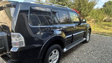 Mitsubishi: Mitsubishi Pajero (IV nəsil) SUV - Gövdə: 5 qapılı, qara rəng, tam — 9