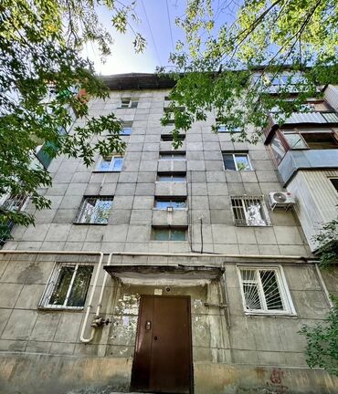 квартира церков: 2 бөлмө, 42 кв. м, 104-серия, 5 кабат, Эски ремонт