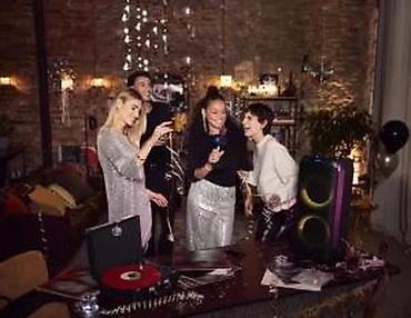 Zvučnici i stereo sistemi: Prenosni gramofon u koferu - Retro dizajn u stilu kofera, crna — 16