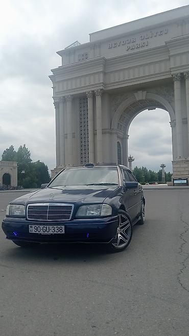 cls 63 amg: Mercedes-Benz C-sinfi sedan - Kuzov: 4 qapılı sedan, tünd mavi rəng - — 2