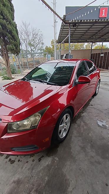 masin satis sayti: Chevrolet Cruze sedan – qırmızı rəng - Kuzov: 4 qapılı sedan, parlaq — 4