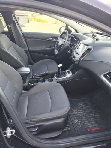 Chevrolet: Chevrolet Cruze: 1.4 l | 2018 il 129500 km Sedan — 8